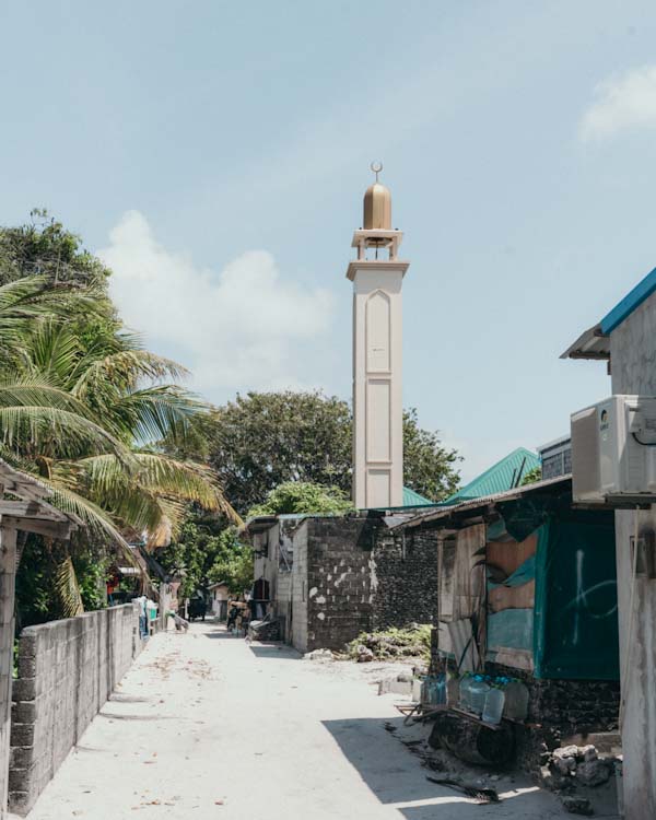Dhiffushi mosque local island