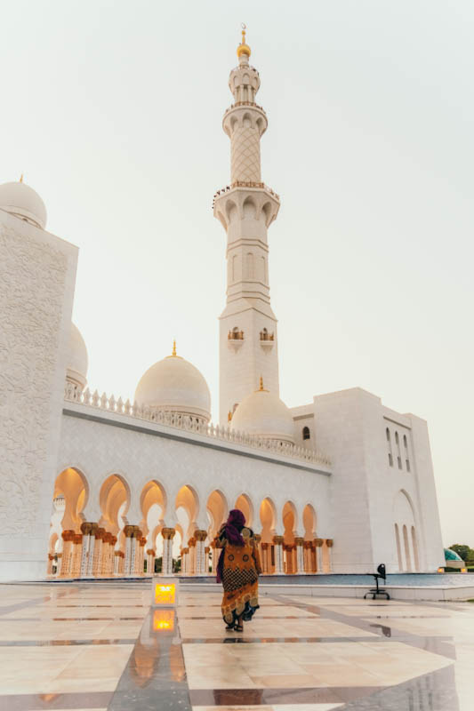 Interesting Facts to Know About the Sheikh Zayed Grand Mosque | Abu Dhabi  Travel Planner